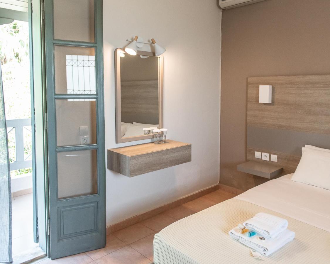 Hôtel Seimeio Strofilia à Kalogria  Extérieur photo